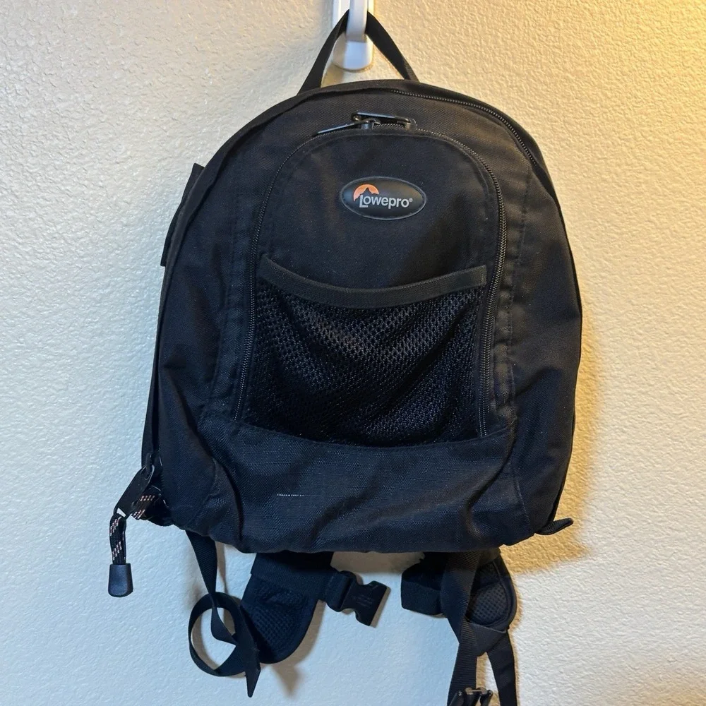 Lowepro Micro Trekker 100 Black‎ Camera Bag Backpack Padded w/Adjustable Inserts